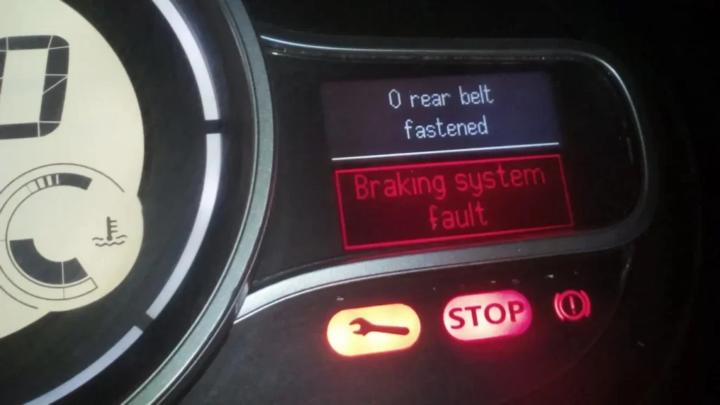 What is the braking system fault in the Renault?